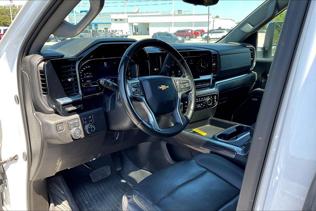 Used 2024 Chevrolet Silverado 2500 LTZ w/ LTZ Premium Package AWD/4WD image 8