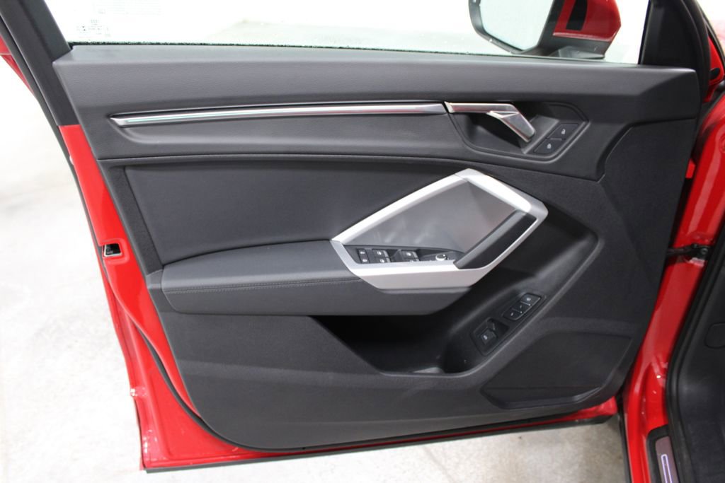 Used 2023 Audi Q3 2.0T Premium Plus w/ Premium Plus Package image 16
