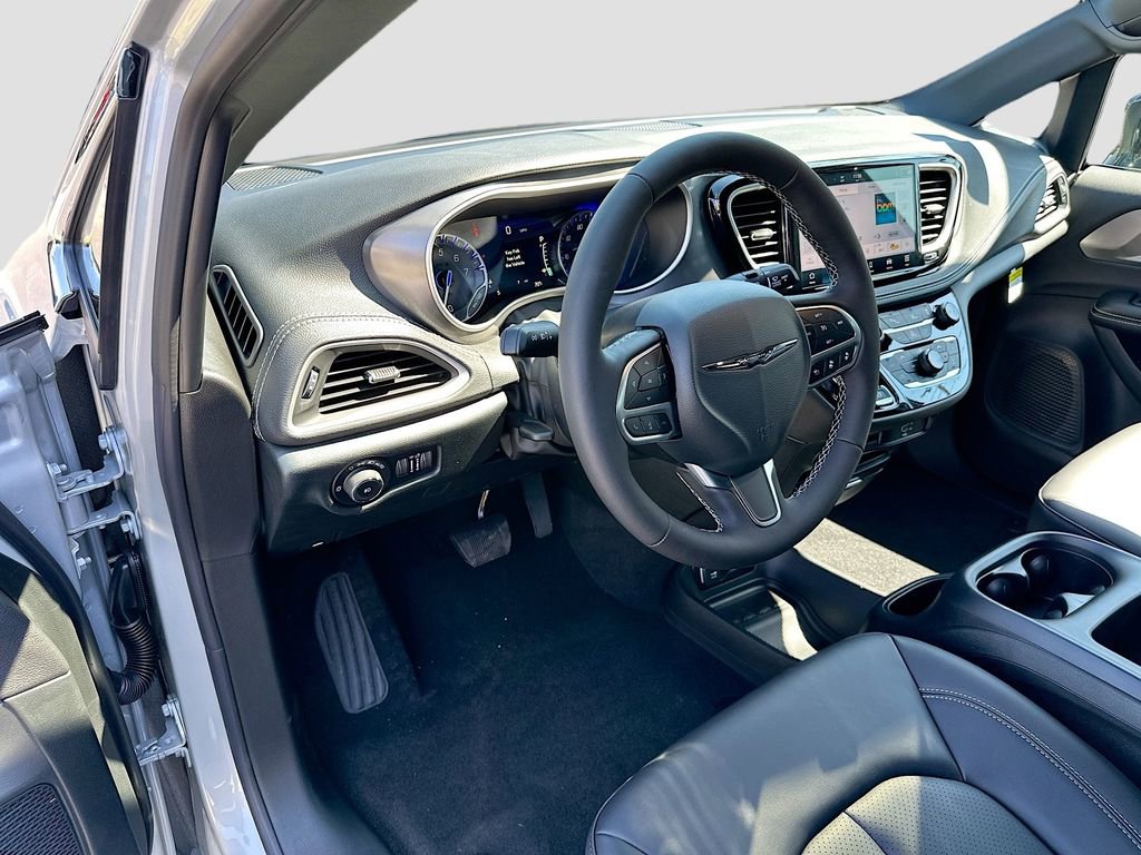 New 2026 Chrysler Pacifica Select FWD image 9