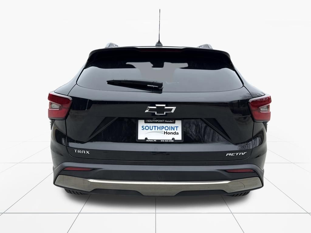 Used 2025 Chevrolet Trax ACTIV w/ Sunroof Package image 7