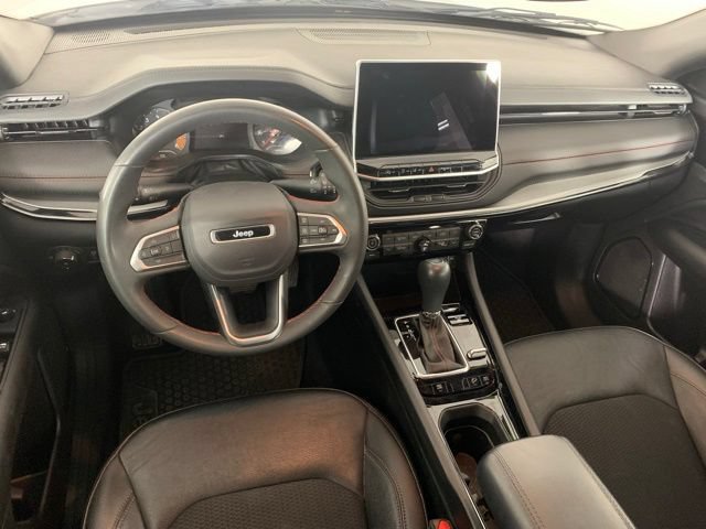 Used 2024 Jeep Compass Trailhawk w/ Trailhawk Convenience Group AWD/4WD image 4