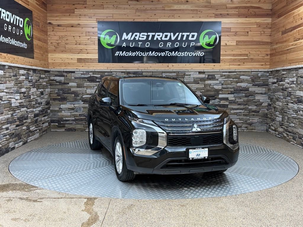 Used 2022 Mitsubishi Outlander ES video 2