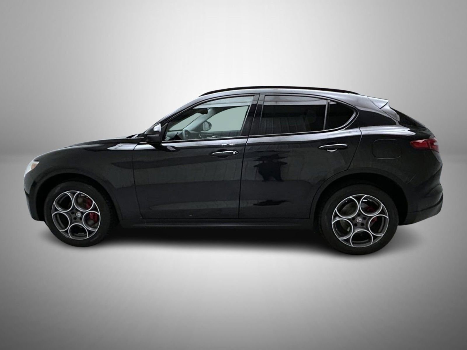 Used 2018 Alfa Romeo Stelvio Sport w/ Quick Order Package 22J Sport AWD/4WD image 8