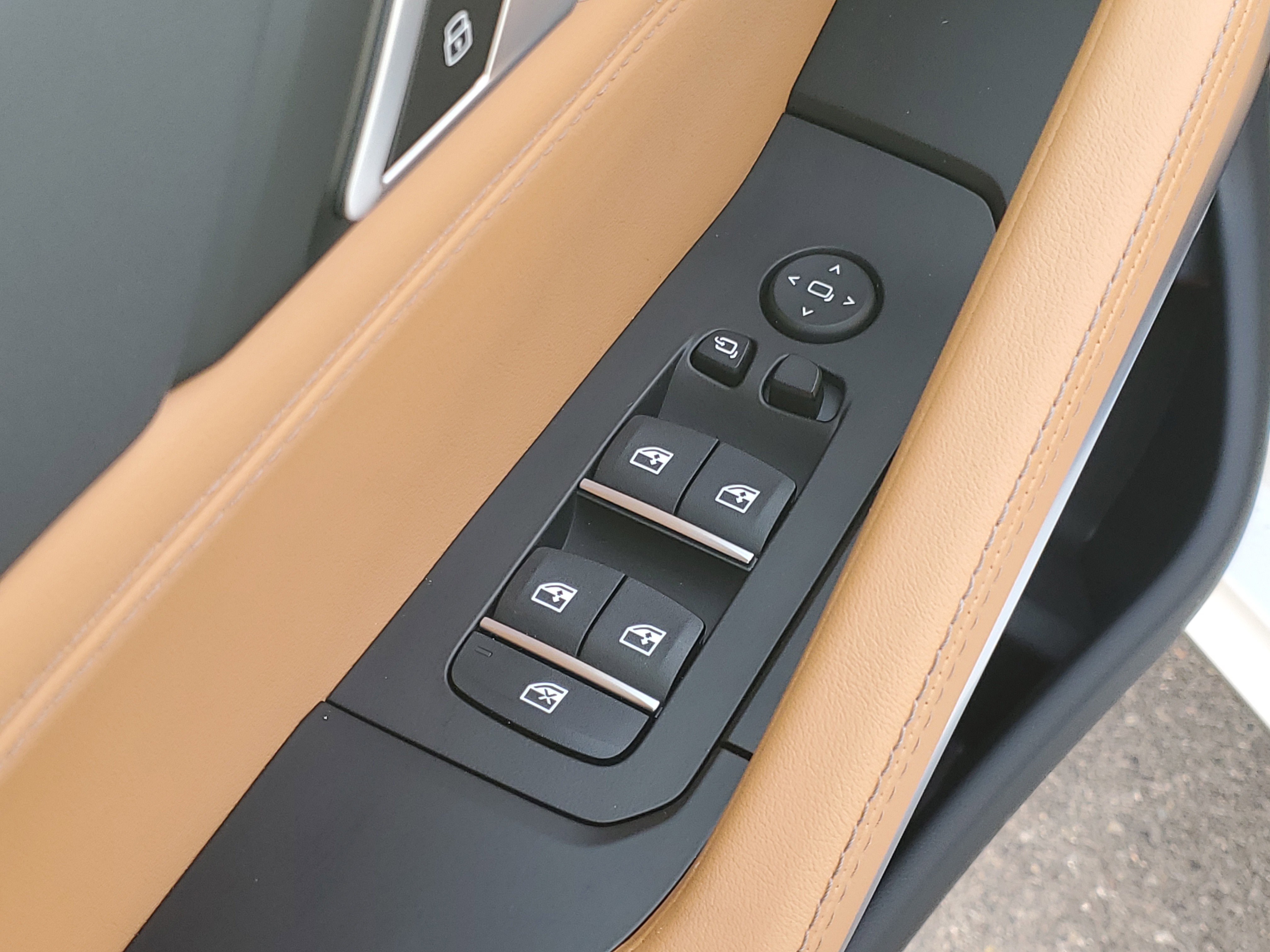 New 2026 BMW X6 xDrive40i w/ Climate Comfort Package image 6