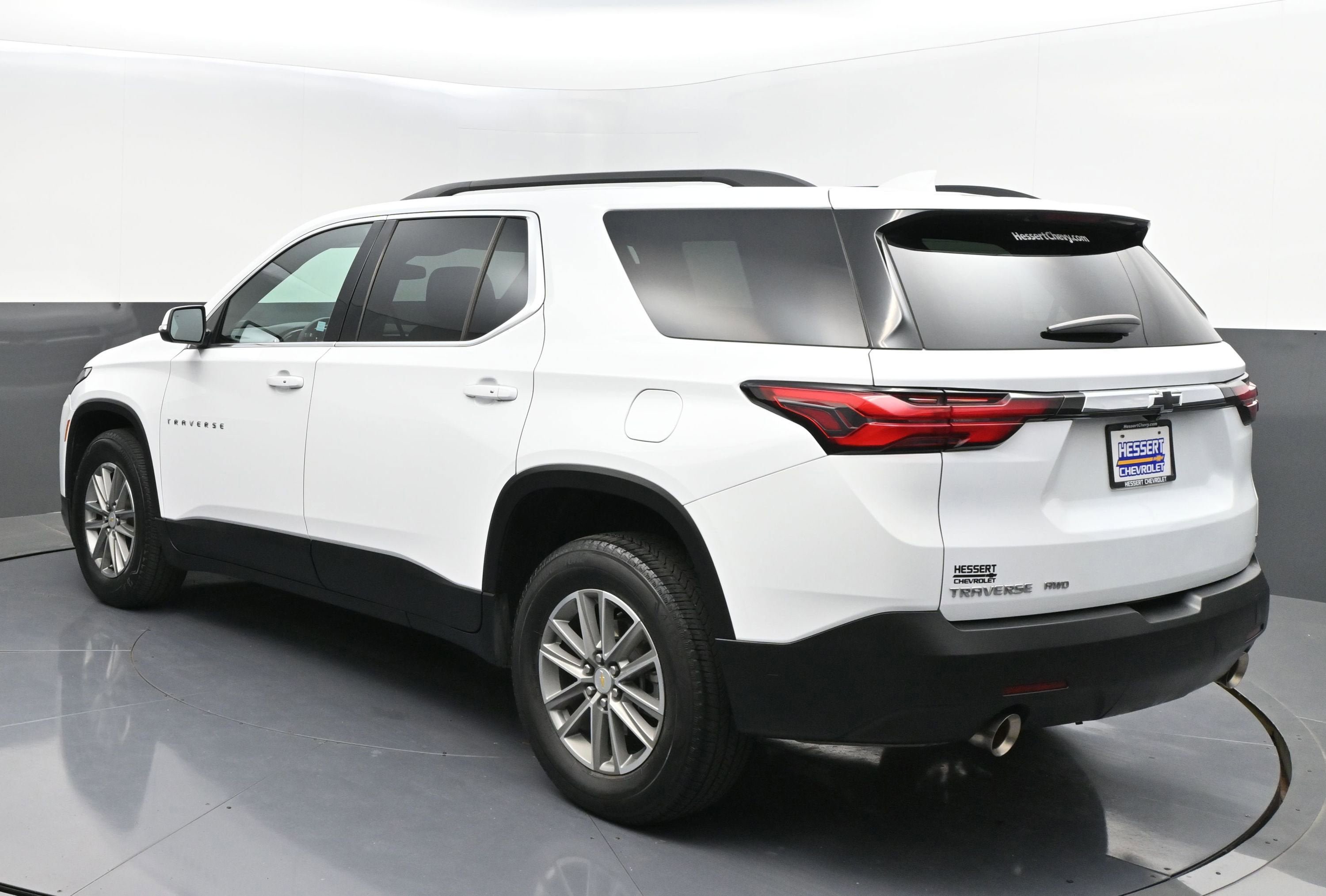Used 2023 Chevrolet Traverse LT AWD/4WD image 5