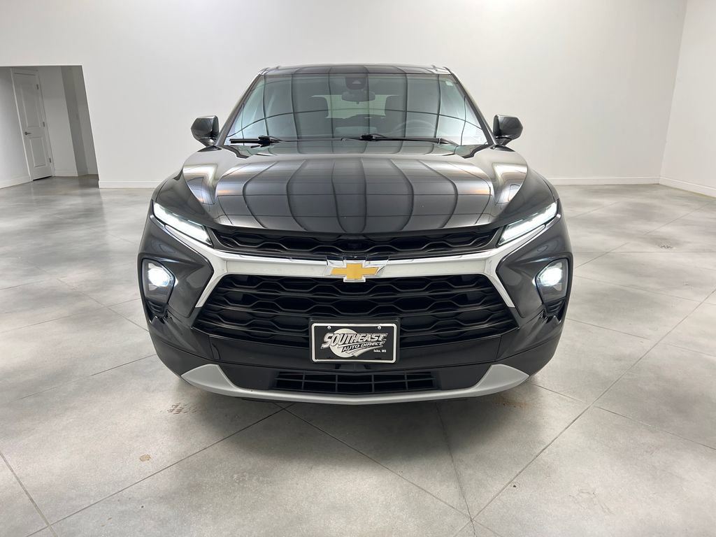 Used 2025 Chevrolet Blazer LT image 2