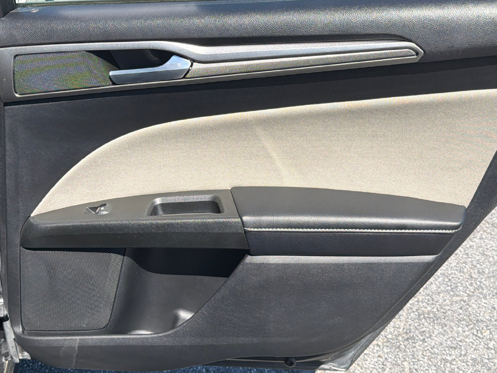 Used 2018 Ford Fusion S FWD image 16