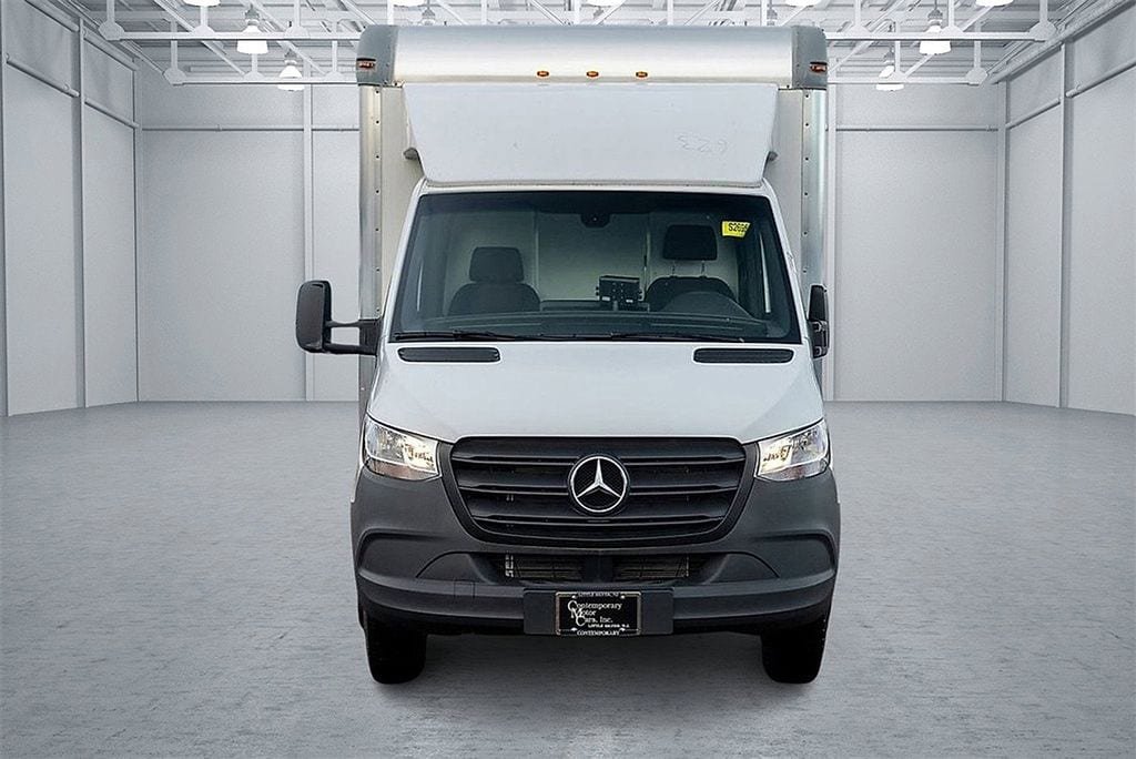 New 2024 Mercedes-Benz Sprinter 4500 image 2