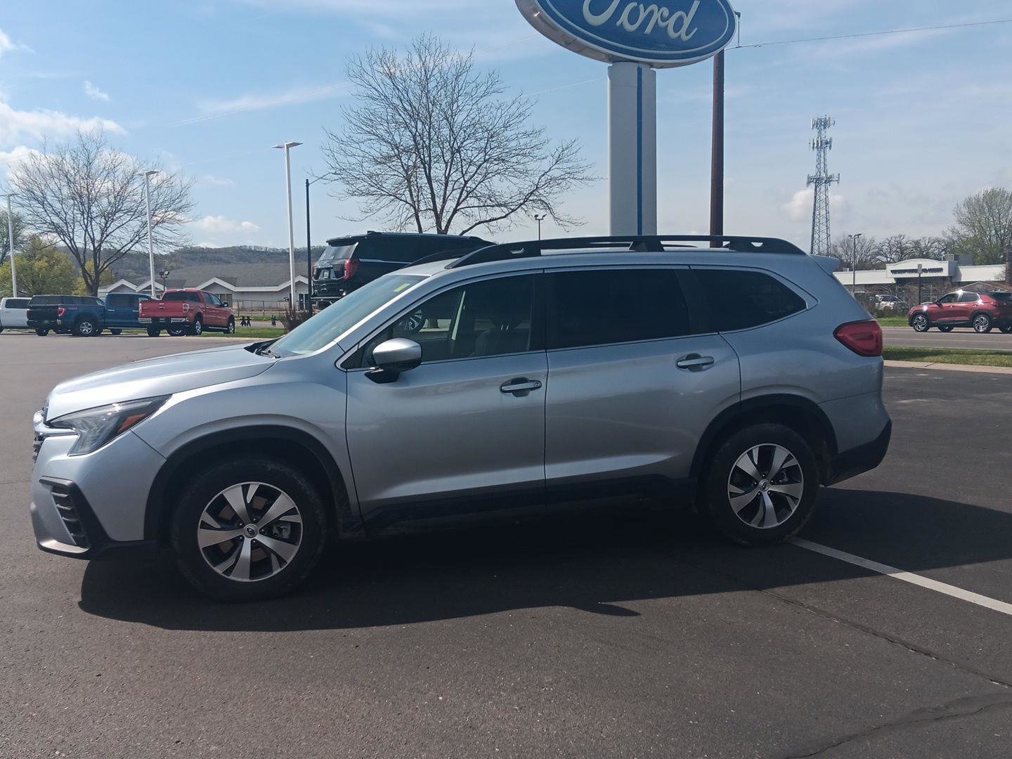 Used 2024 Subaru Ascent Premium w/ Convenience Package AWD/4WD image 9