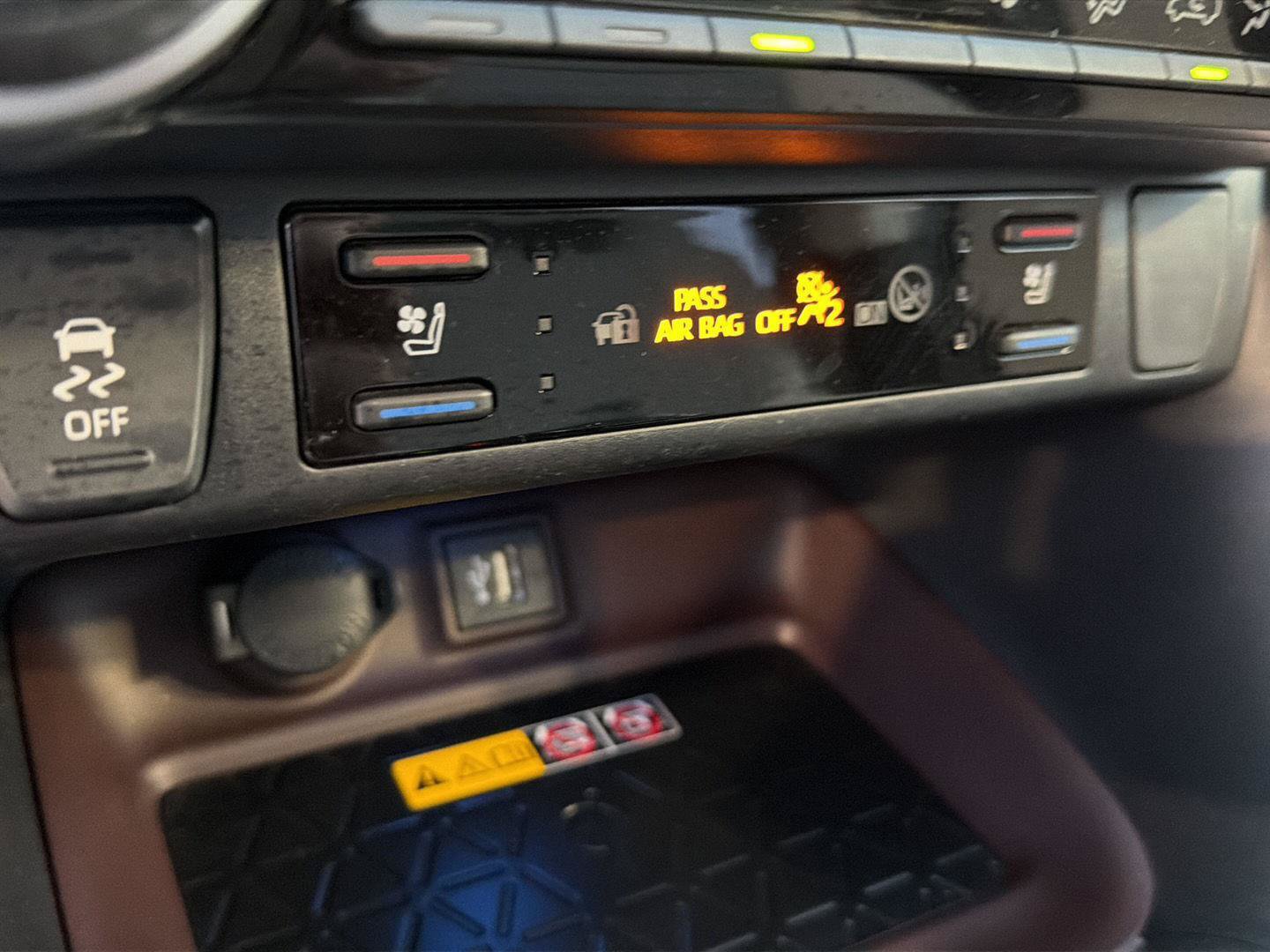 Certified 2023 Toyota RAV4 Limited AWD/4WD image 27