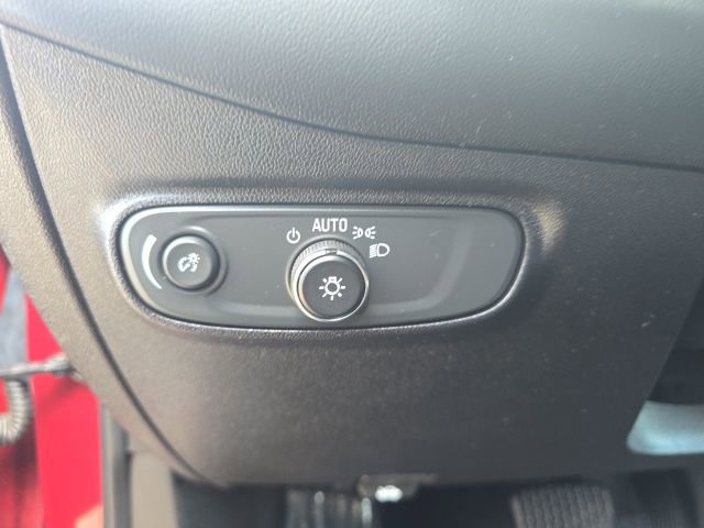 Used 2018 Chevrolet Equinox LT image 16