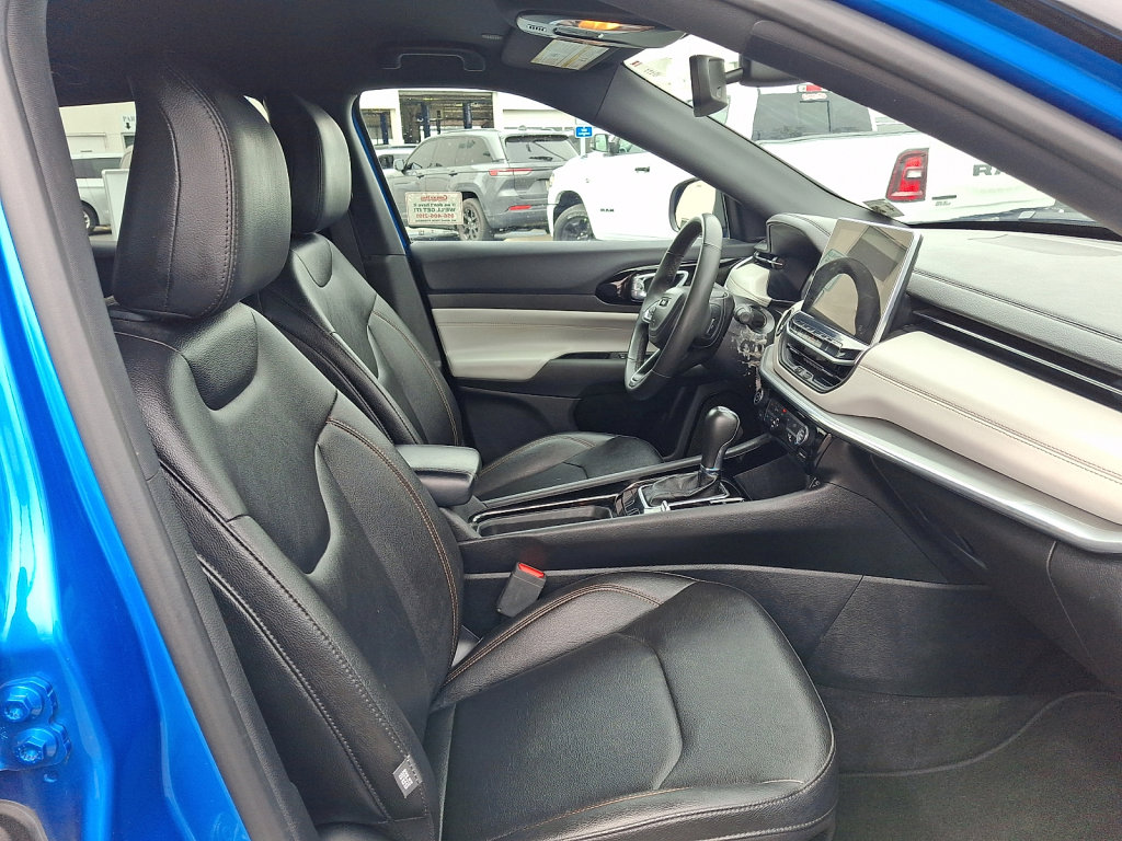 Used 2024 Jeep Compass Limited image 11