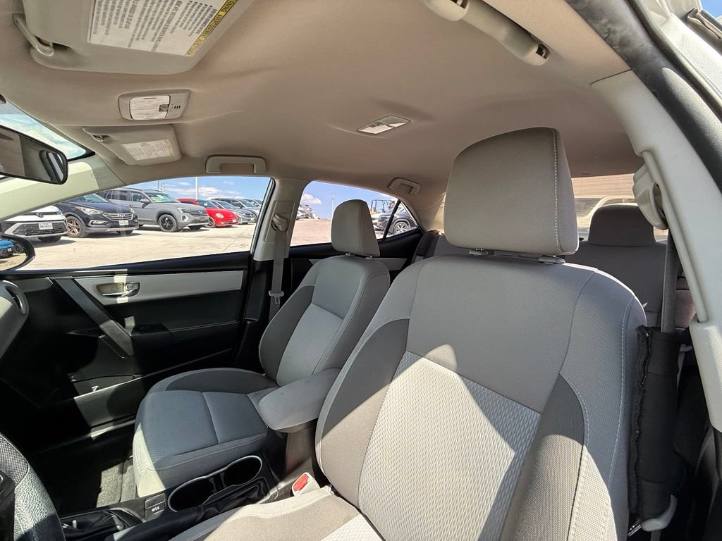 Used 2017 Toyota Corolla LE FWD image 16