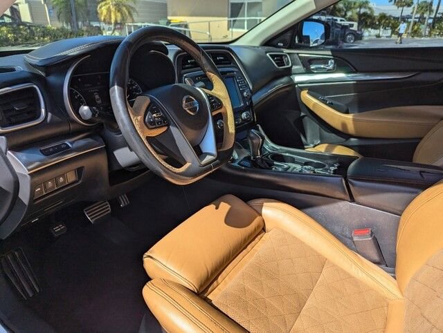 Used 2018 Nissan Maxima SR image 11
