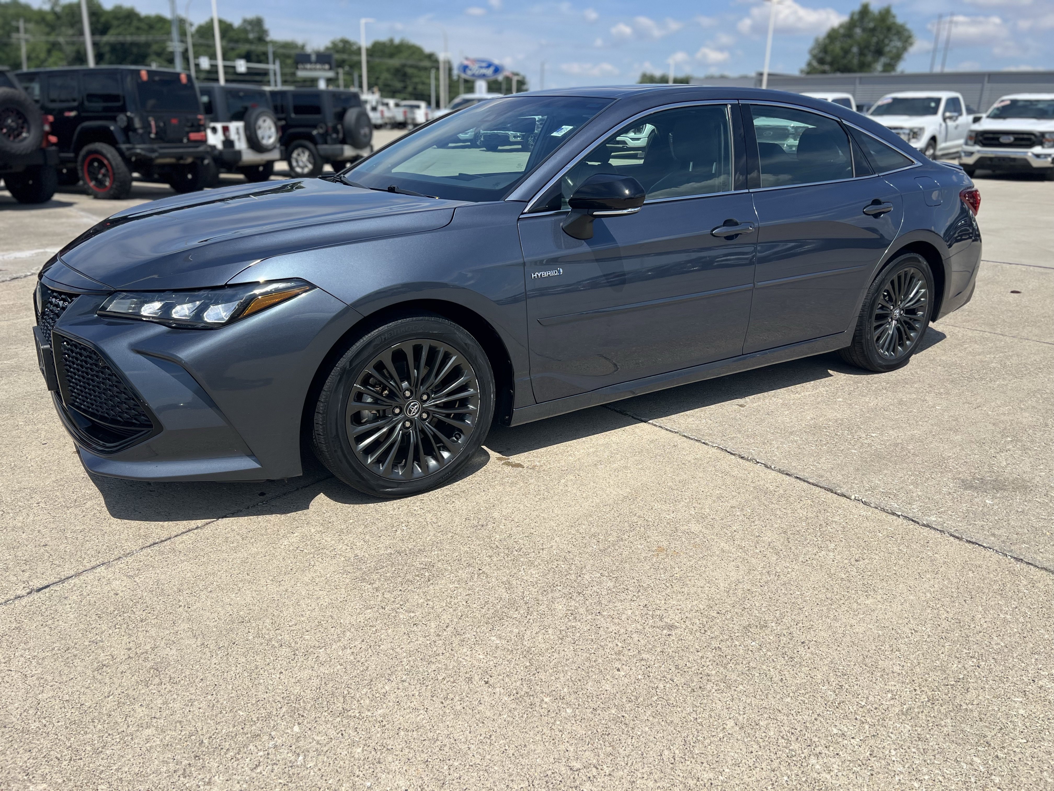 Used 2020 Toyota Avalon XSE w/ All Weather Liner Package FWD image 11