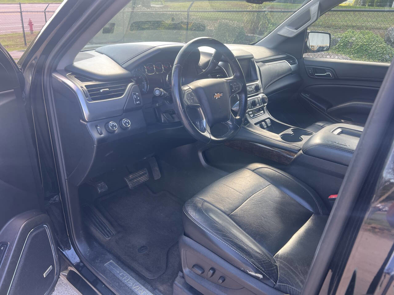 Used 2015 Chevrolet Tahoe LT image 15