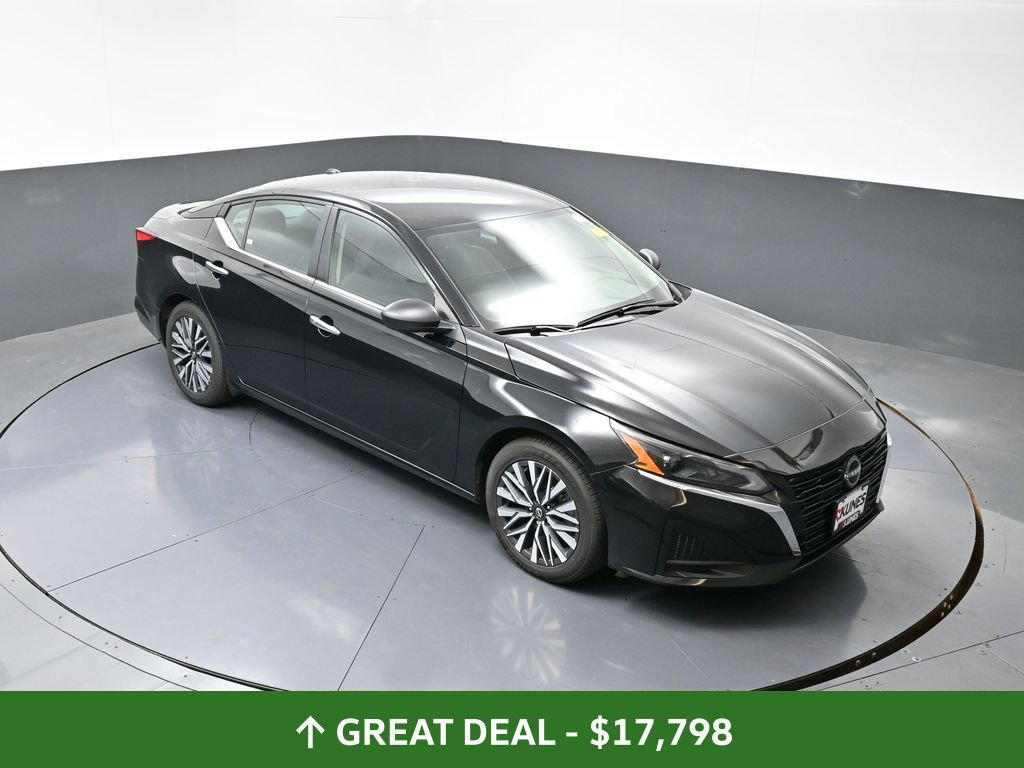 Used 2024 Nissan Altima 2.5 SV image 42