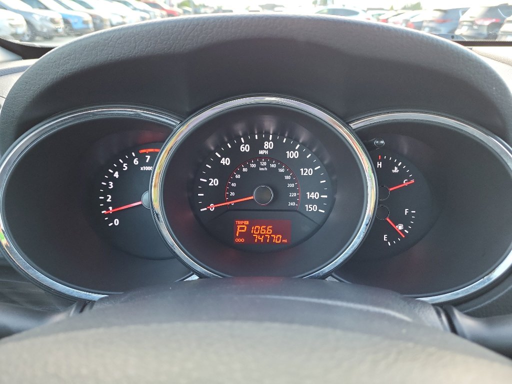 Used 2013 Kia Sorento LX image 19
