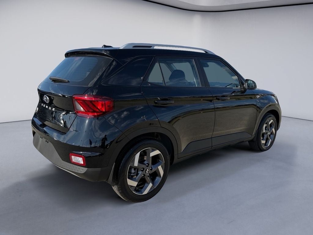 New 2026 Hyundai Venue SEL FWD image 5