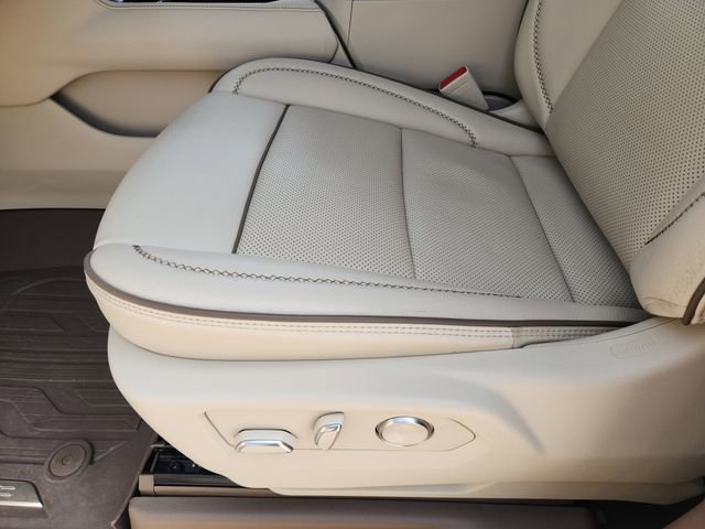 Used 2023 GMC Yukon Denali w/ LPO, Floor Liner Package AWD/4WD image 24