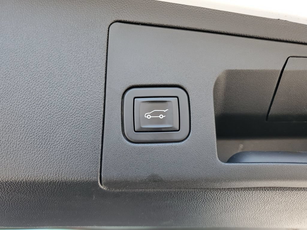 Used 2025 Cadillac XT5 Luxury w/ LPO, Floor Liner Package AWD/4WD image 27
