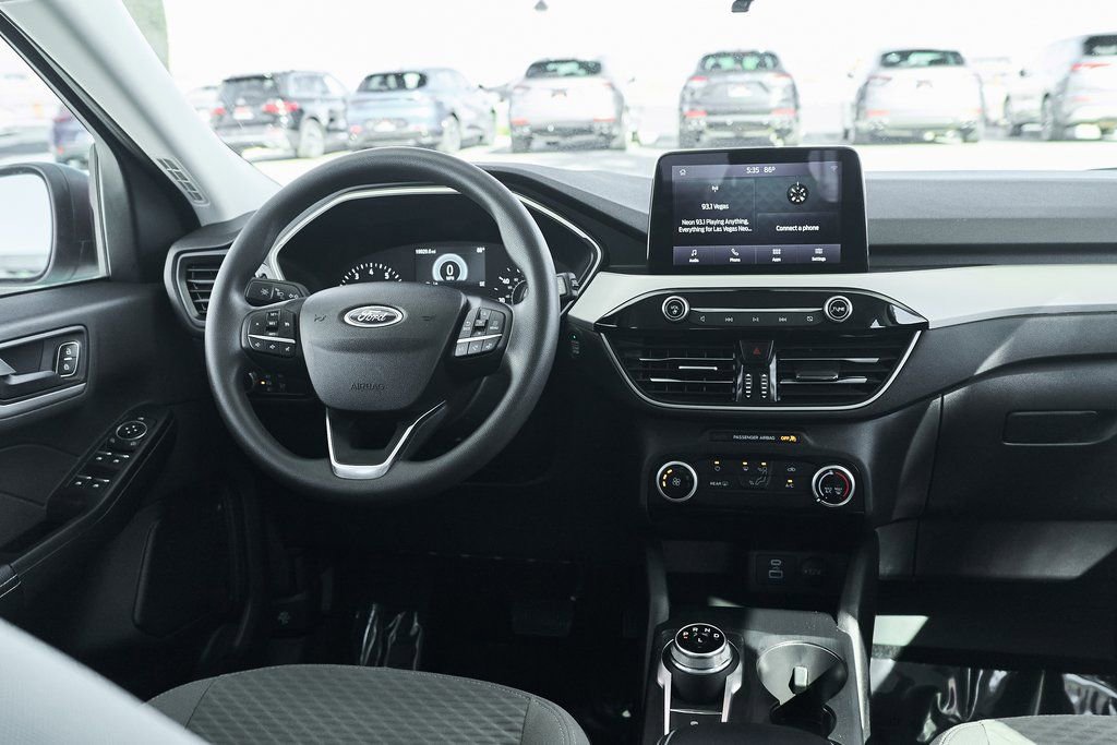 Used 2022 Ford Escape SE image 28