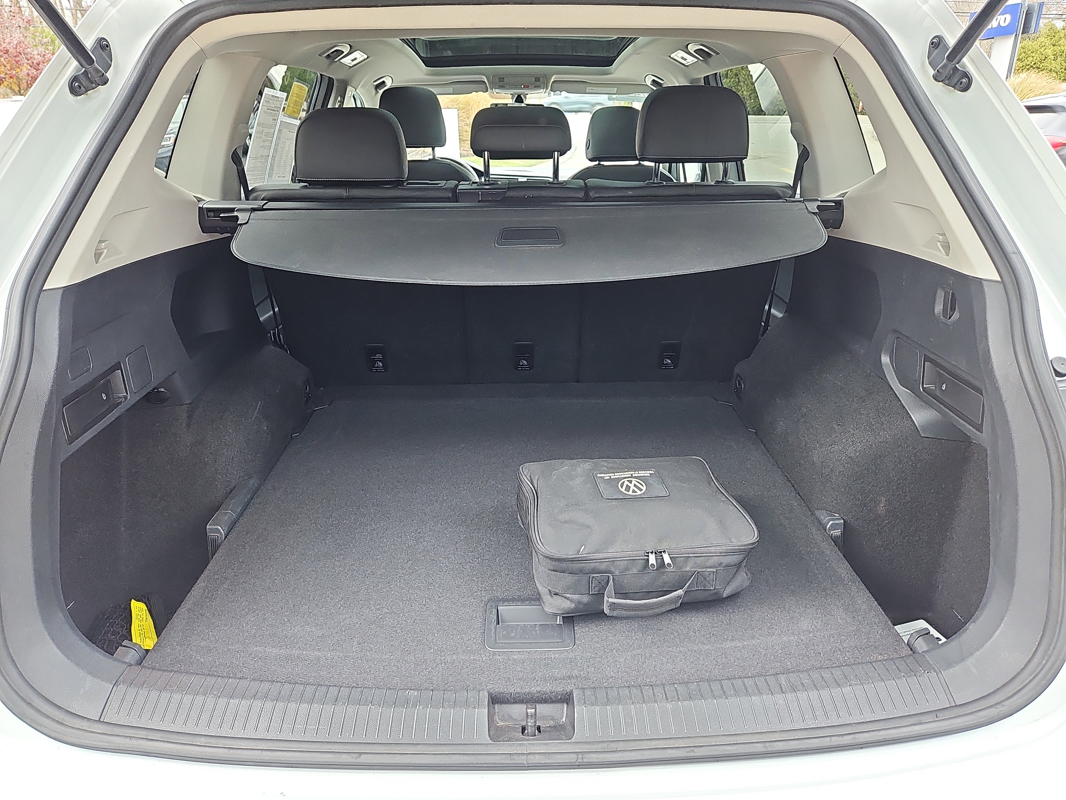 Certified 2021 Volkswagen Tiguan SE w/ Panoramic Sunroof Package image 30