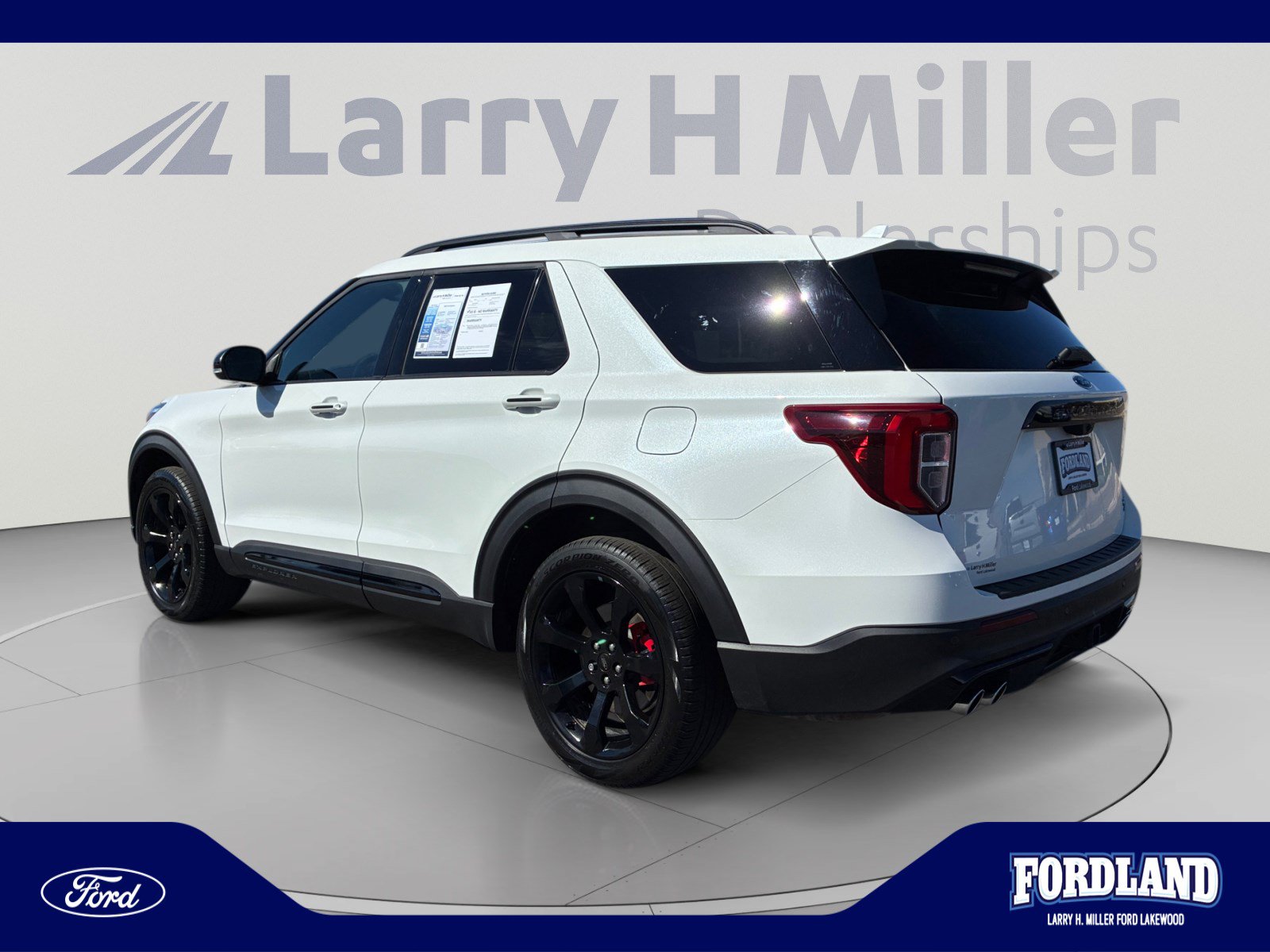 Used 2023 Ford Explorer ST w/ Equipment Group 401A AWD/4WD image 3