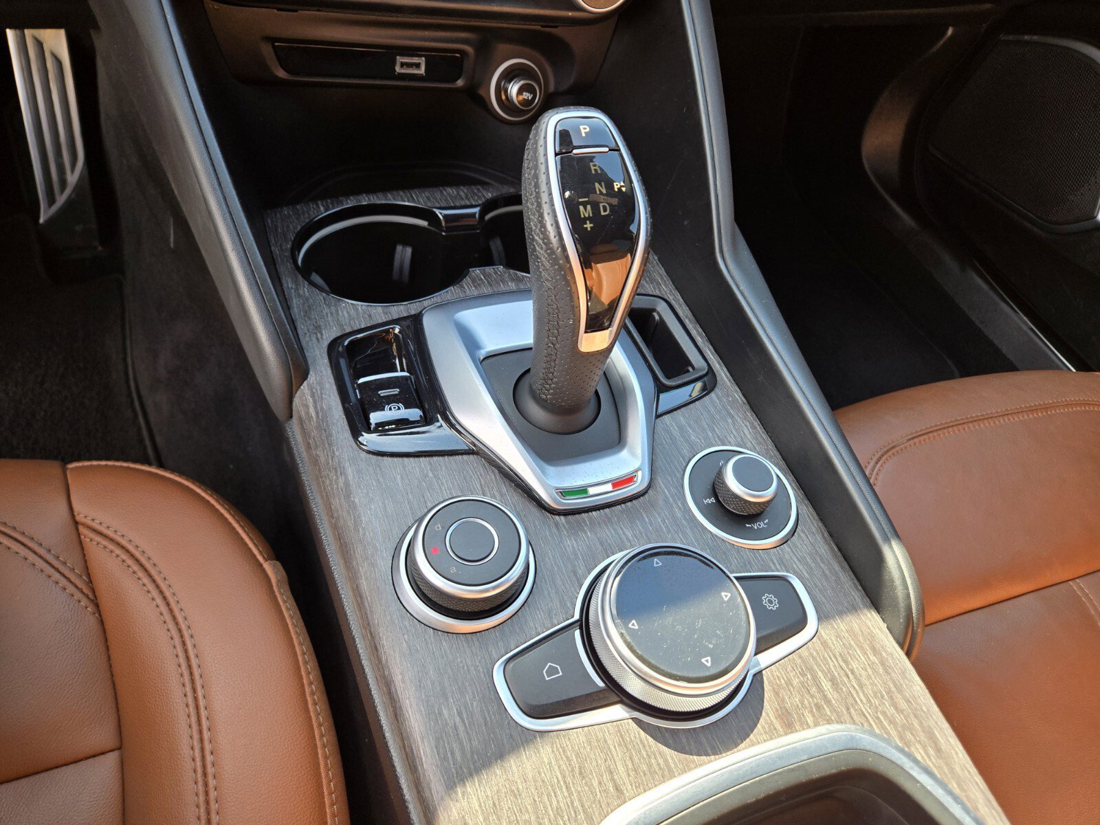 Used 2022 Alfa Romeo Giulia Ti AWD/4WD image 22