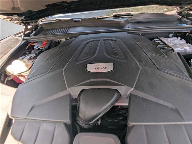 Used 2023 Porsche Cayenne AWD/4WD image 24