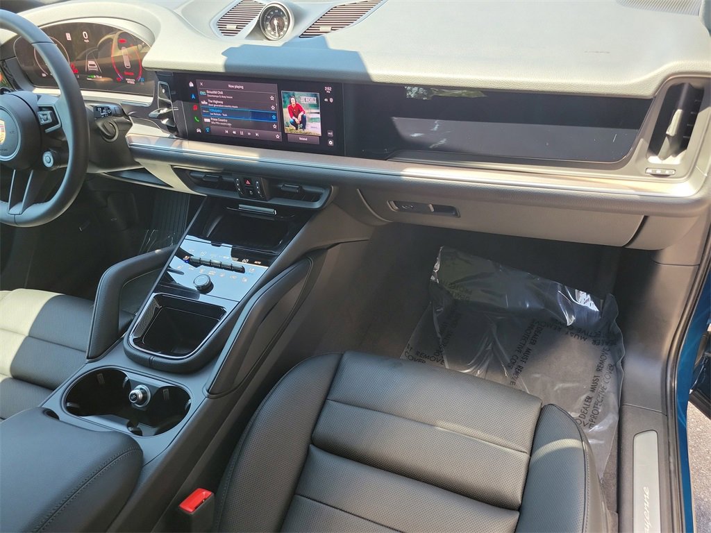 New 2025 Porsche Cayenne E-Hybrid image 19