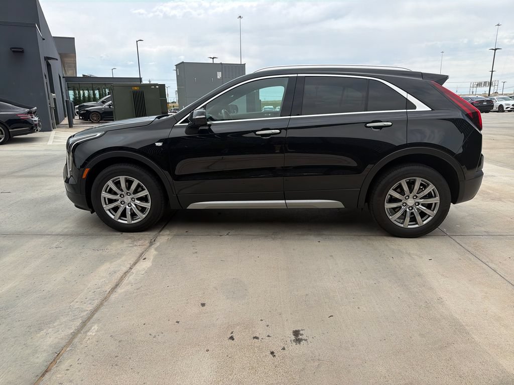 Used 2023 Cadillac XT4 Premium Luxury w/ Technology Package FWD image 2