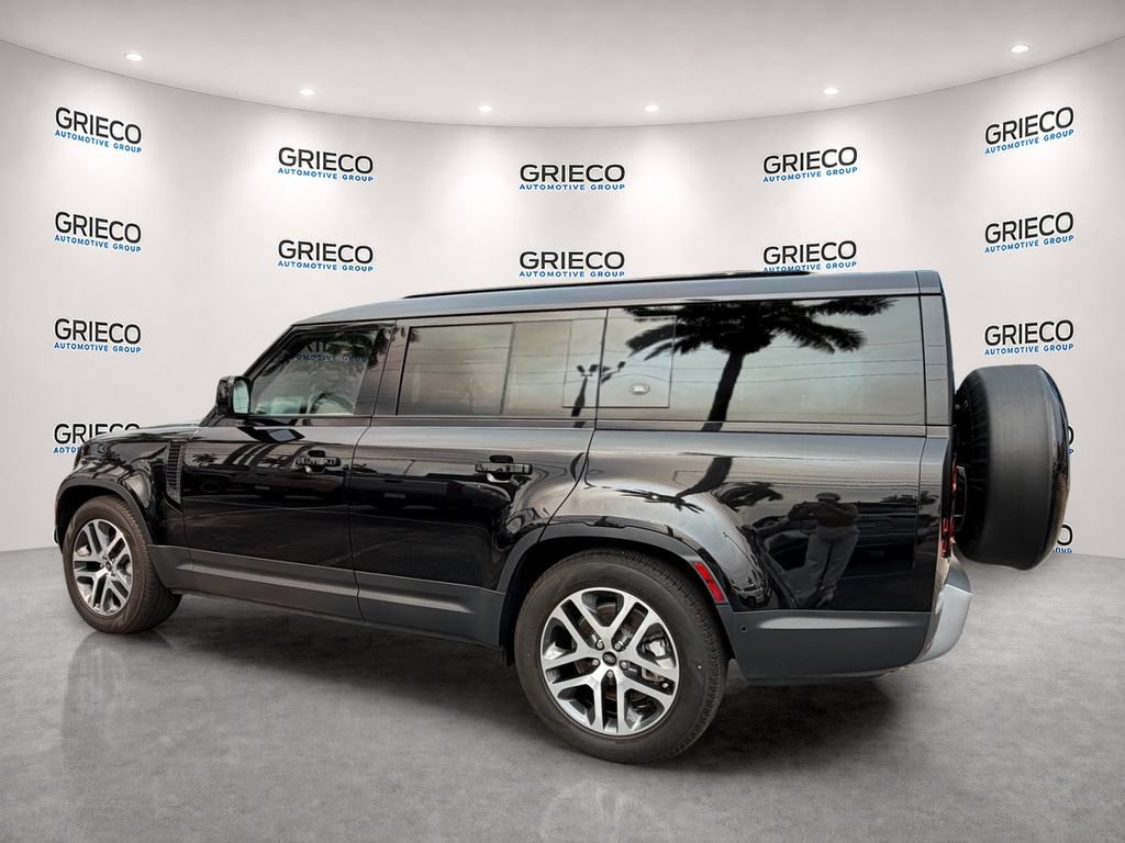 Used 2023 Land Rover Defender 130 SE AWD/4WD image 5