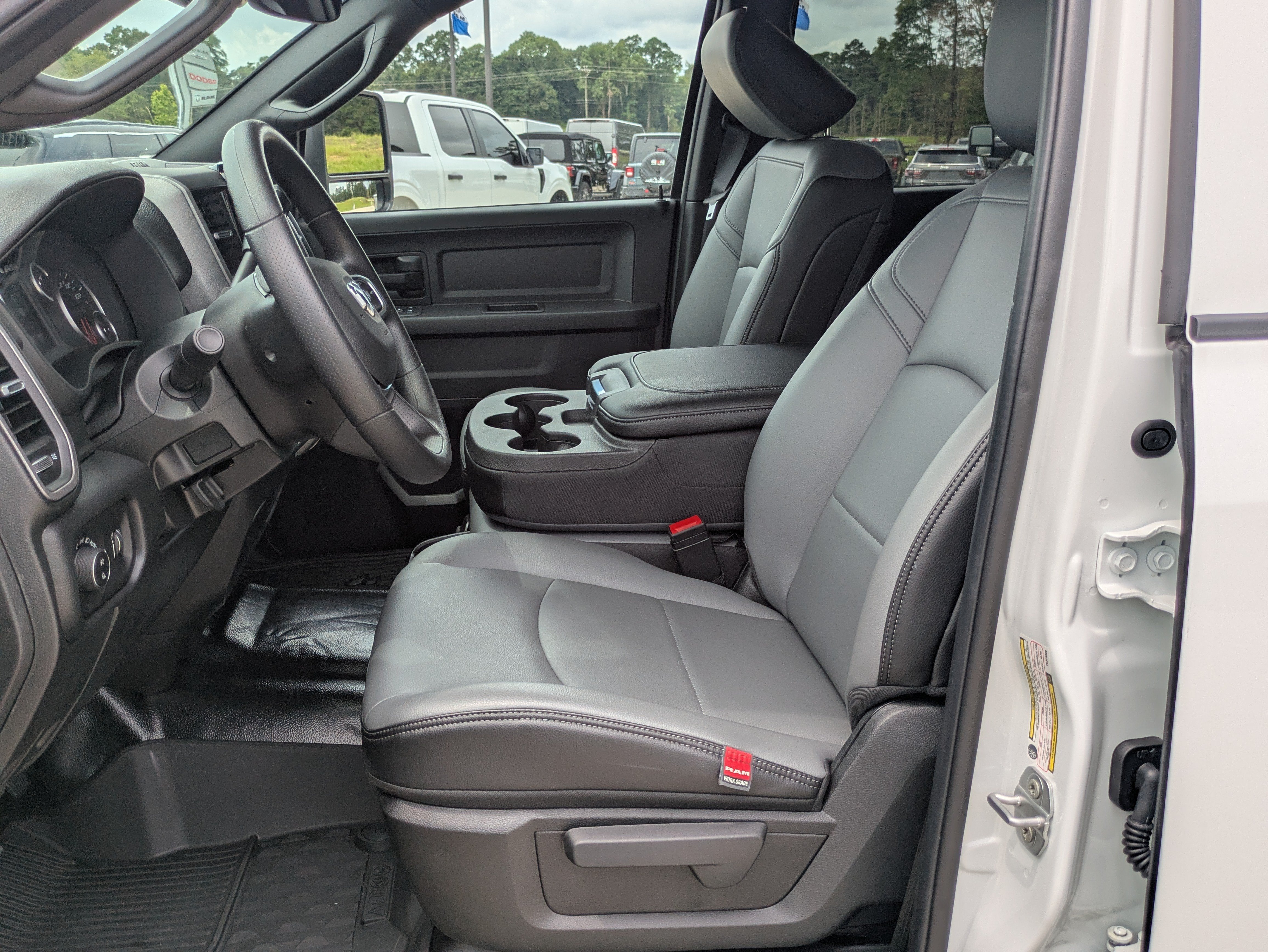 New 2026 RAM 3500 Tradesman AWD/4WD image 8