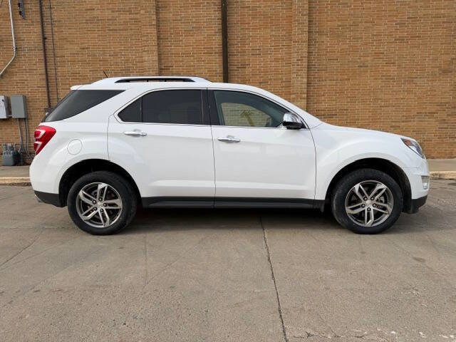 Used 2016 Chevrolet Equinox LTZ w/ Enhanced Convenience Package image 3