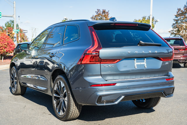 New 2027 Volvo XC60 B5 Plus AWD/4WD image 5