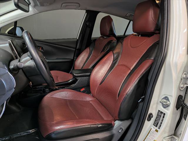 Used 2020 Toyota Prius Prime Limited image 9