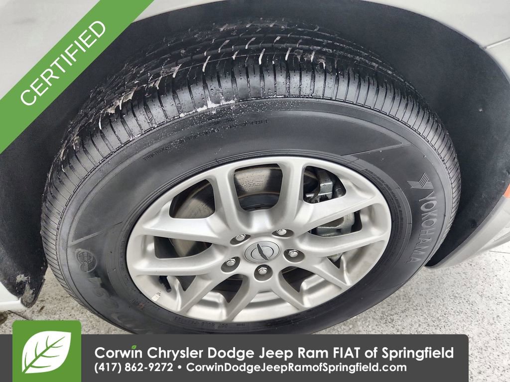 Used 2024 Chrysler Pacifica Touring-L image 34