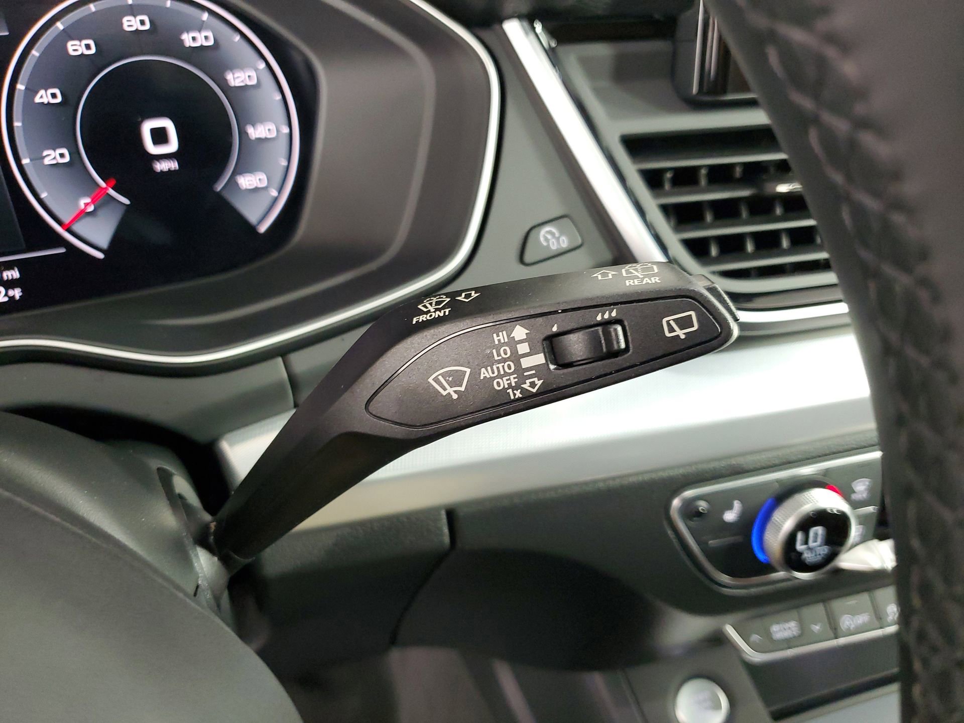 Certified 2025 Audi Q5 2.0T Premium w/ Convenience Plus Package image 35