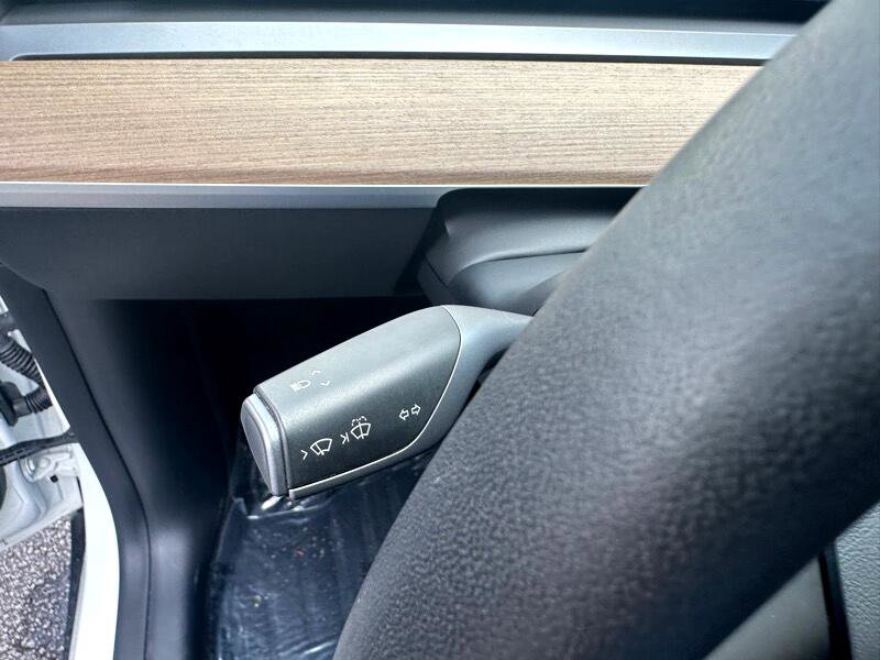 Used 2021 Tesla Model Y Long Range image 19