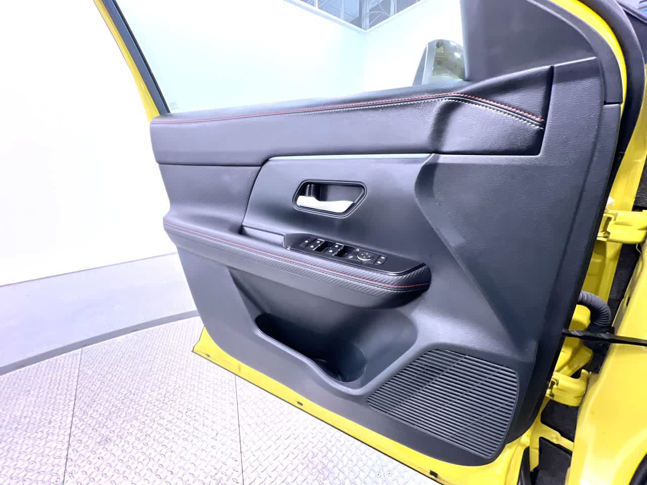 Used 2025 Nissan Kicks SR FWD image 30