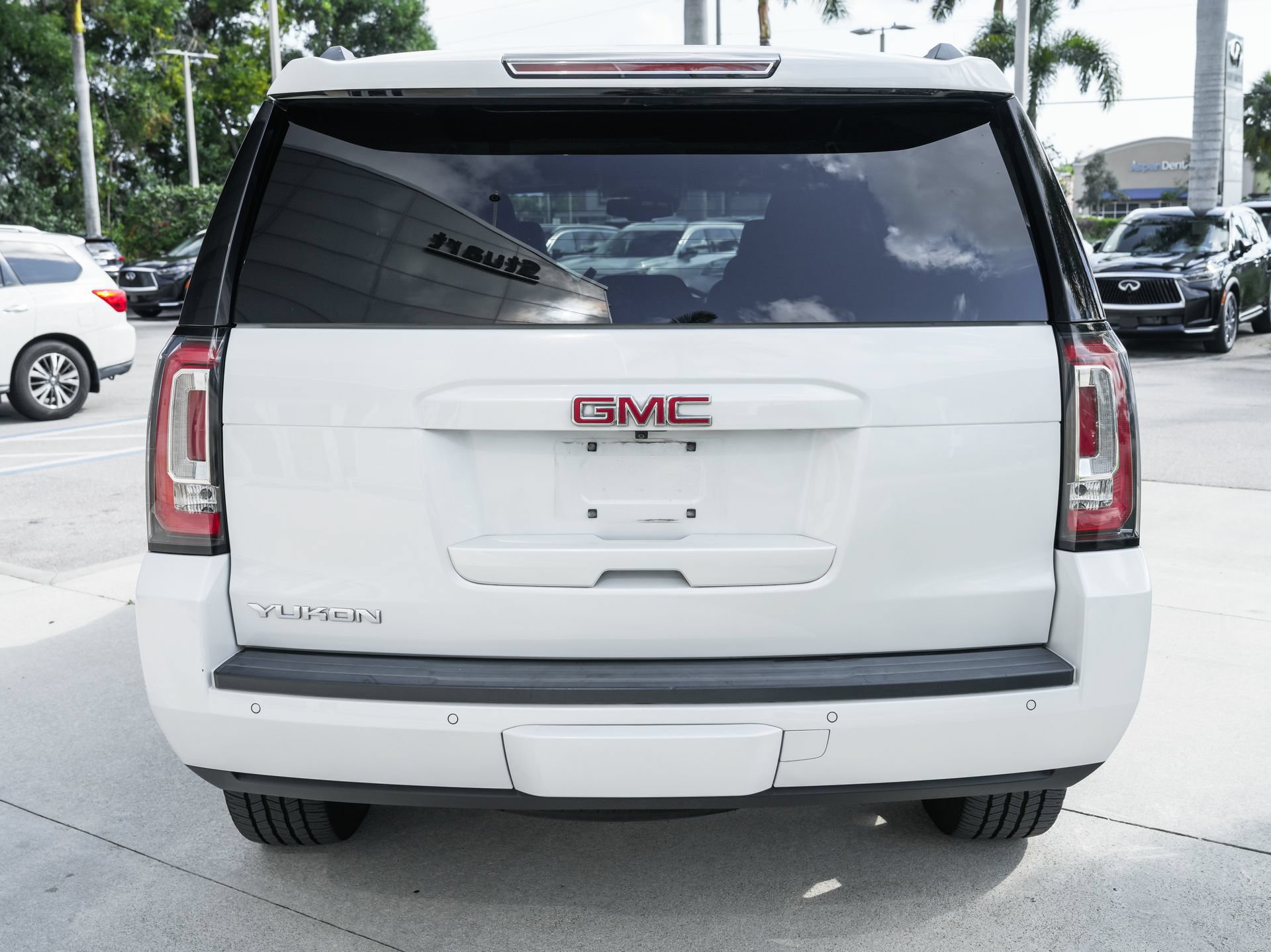 Used 2018 GMC Yukon SLT RWD image 9