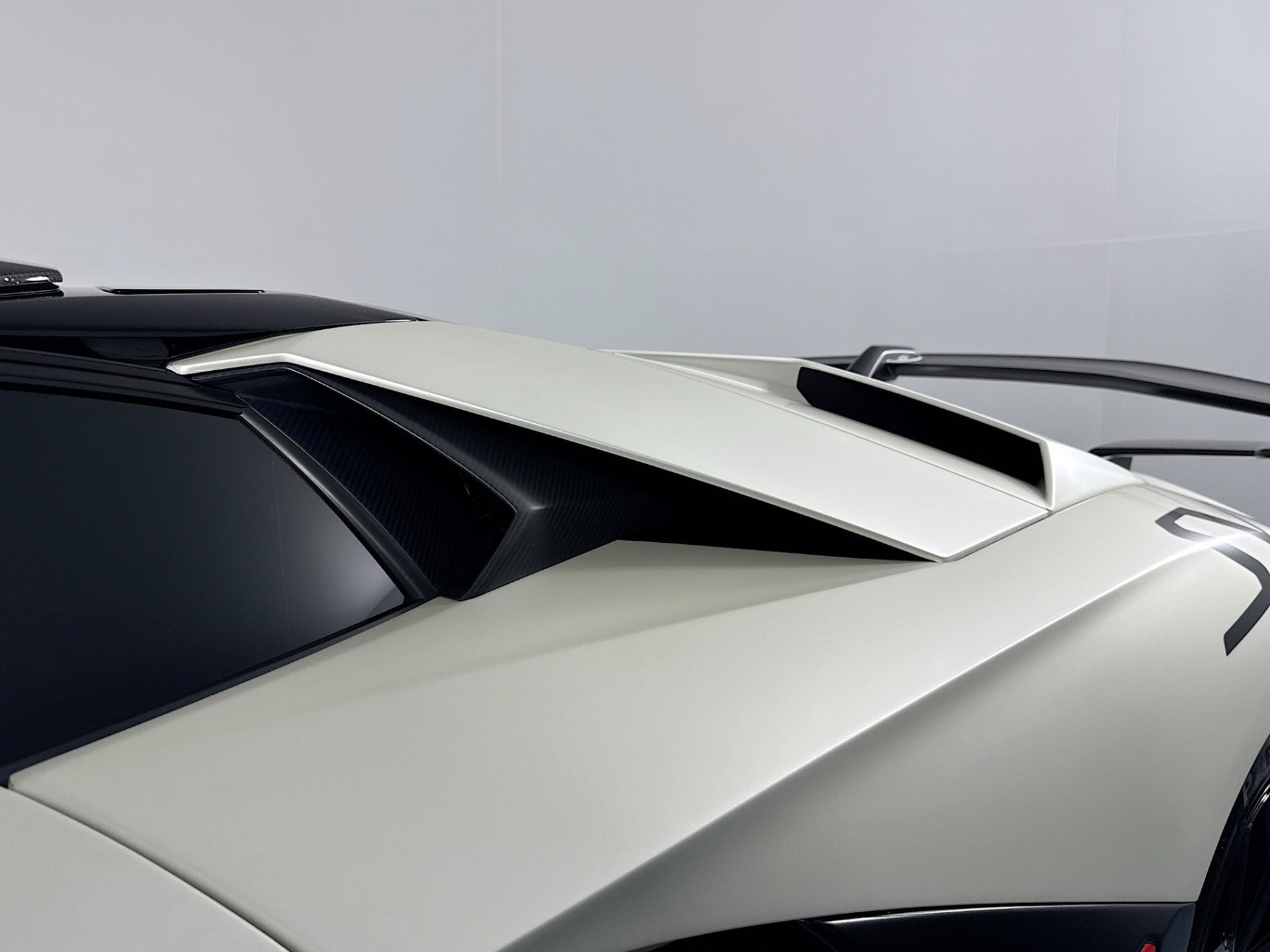 Used 2020 Lamborghini Aventador SVJ AWD/4WD image 50