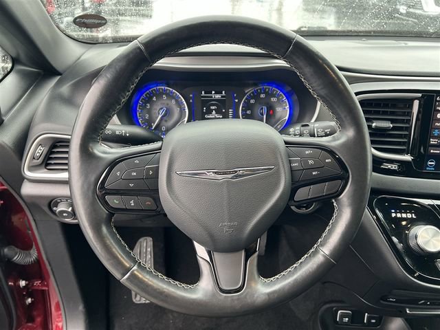 Used 2020 Chrysler Pacifica Touring-L image 14