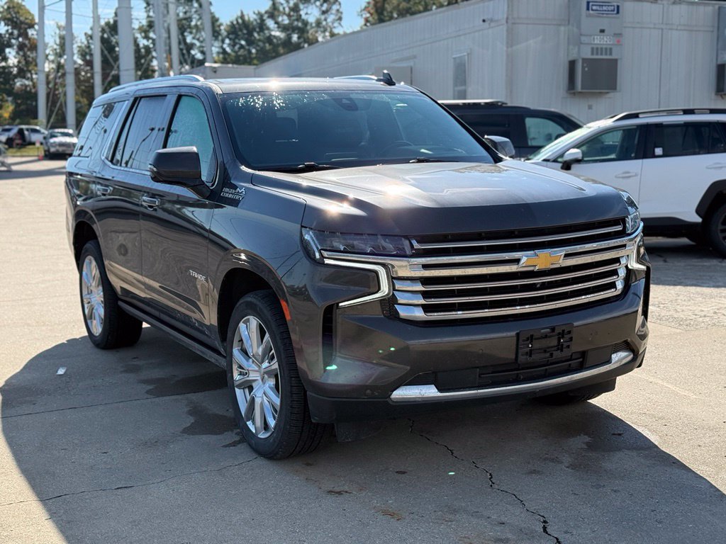 Used 2021 Chevrolet Tahoe High Country w/ Premium Package AWD/4WD image 4