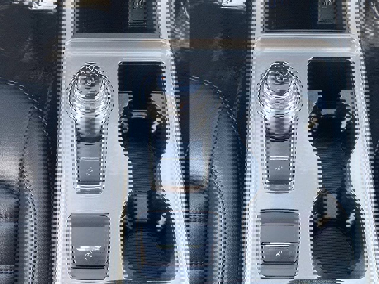 Used 2024 Ford Edge SEL image 27