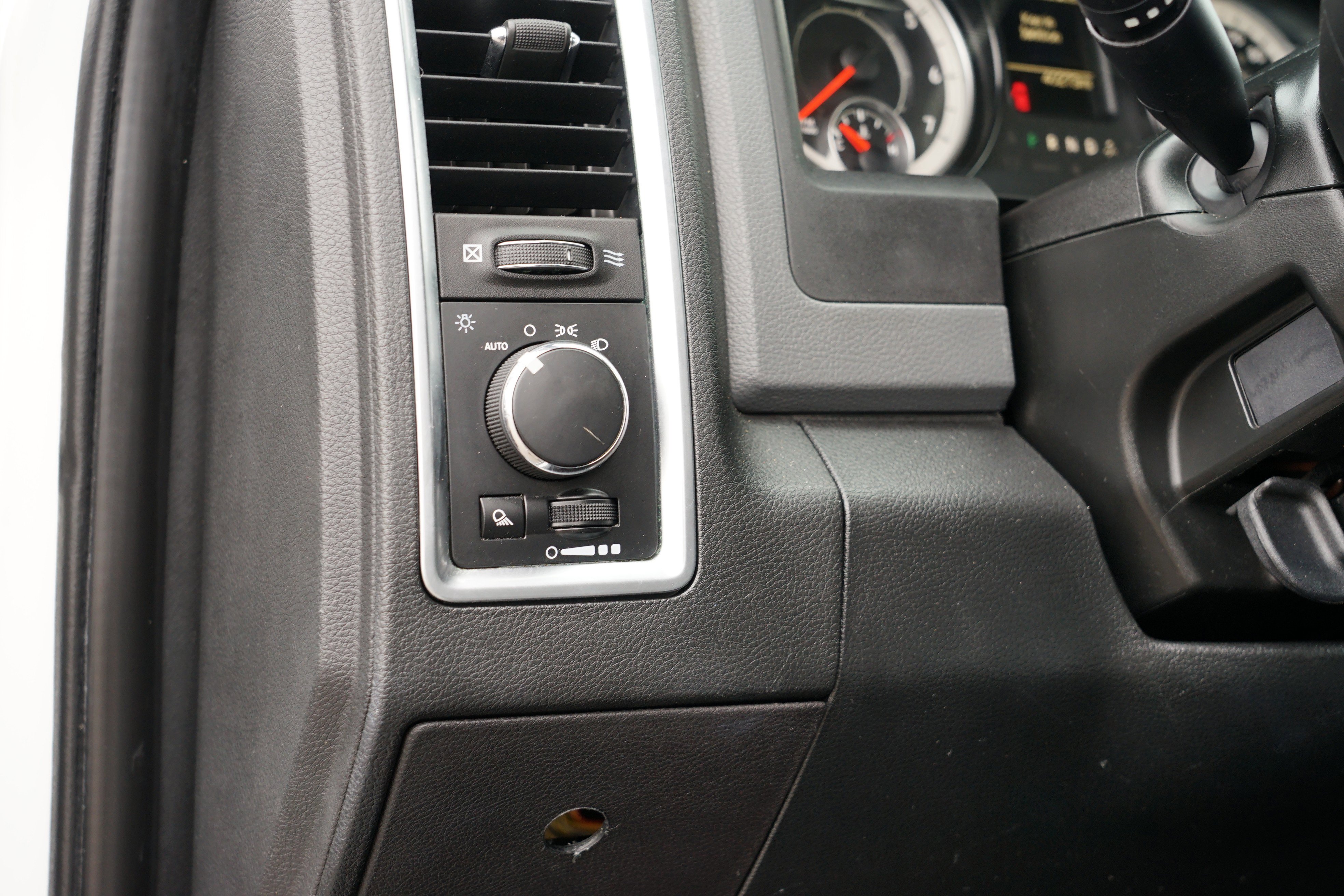 Used 2016 RAM 2500 SLT w/ Protection Group image 16