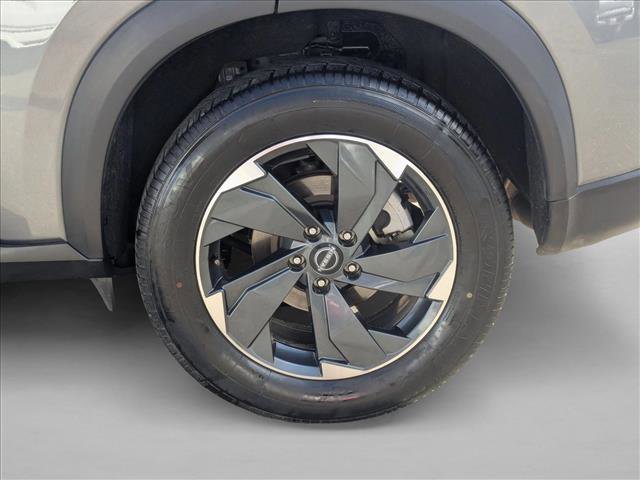 Used 2024 Nissan Rogue SV image 24