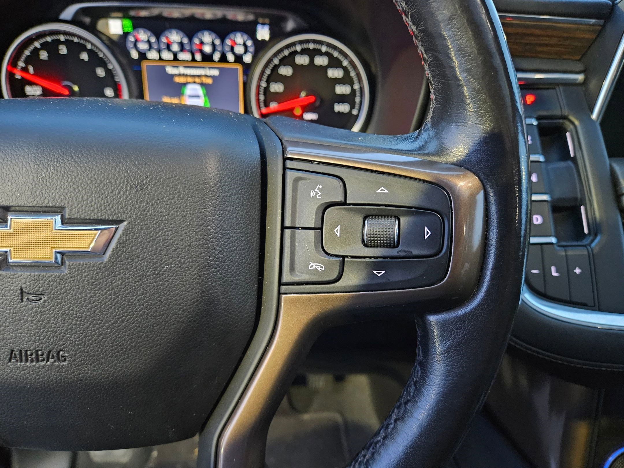 Used 2021 Chevrolet Suburban High Country w/ Premium Package image 21