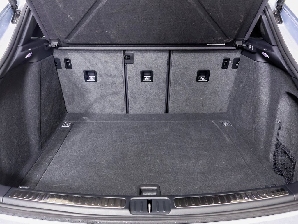 Used 2025 Porsche Macan image 12